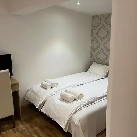 Restoran & Prenociste Dva Brata 아파트